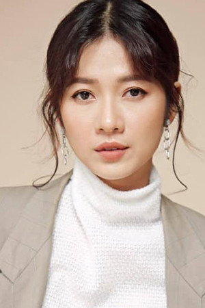 Oanh Kiều as Mẹ Vân và Kiều in Money Kisses