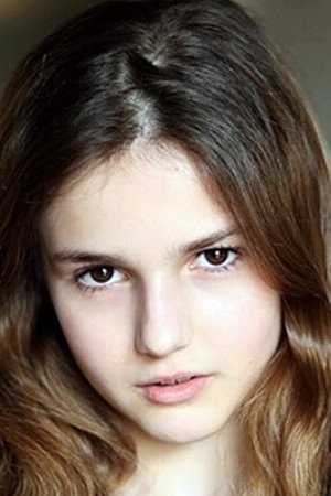 Yona Kervern as Emma Jarjeau in In the Name of the Land