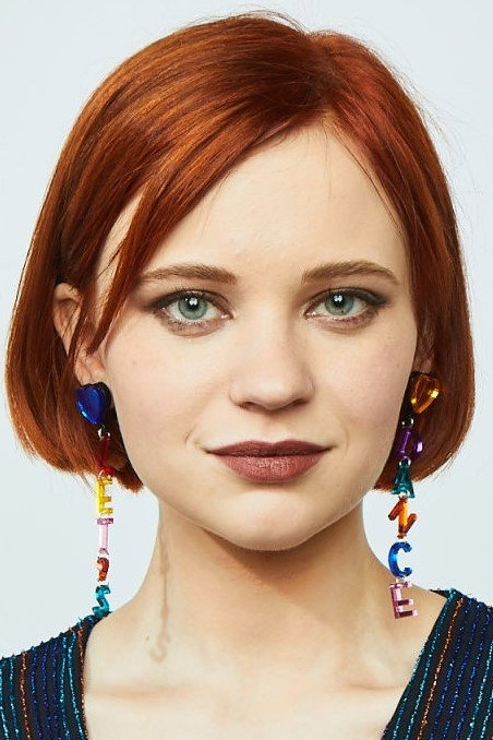 Sierra McCormick as Mary Sue in Killing Mary Sue