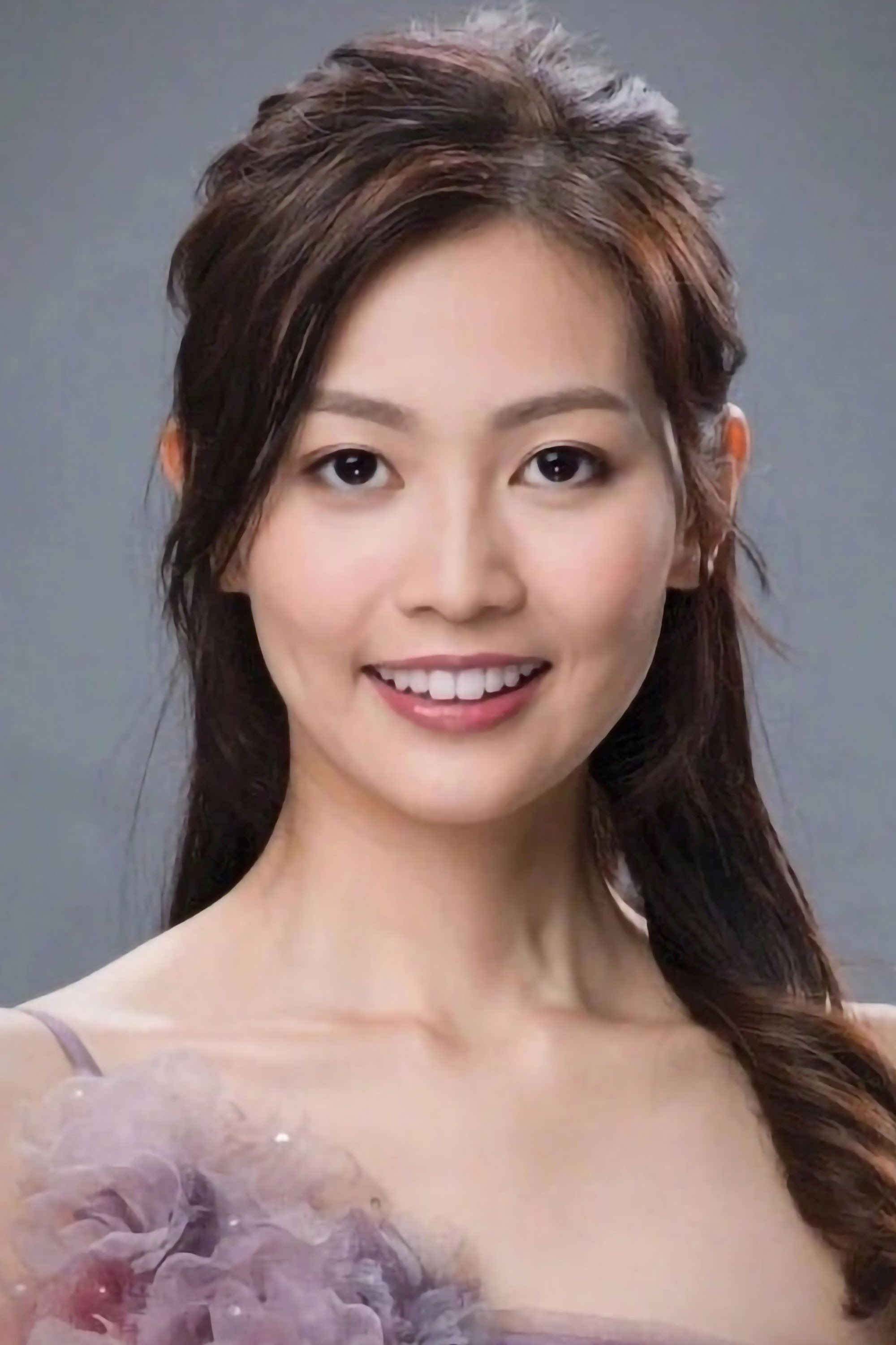 郭柏姸 as Che Chin-chin in Get on a Flat