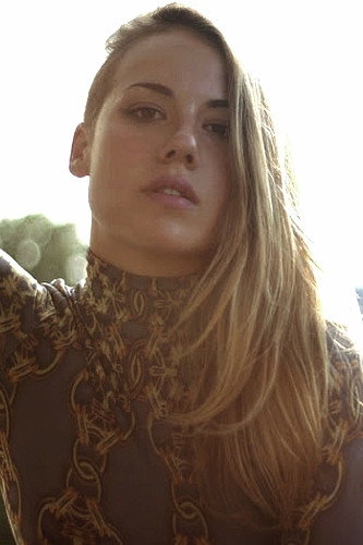 Julia Vandoorne as Hannah in Gnaw
