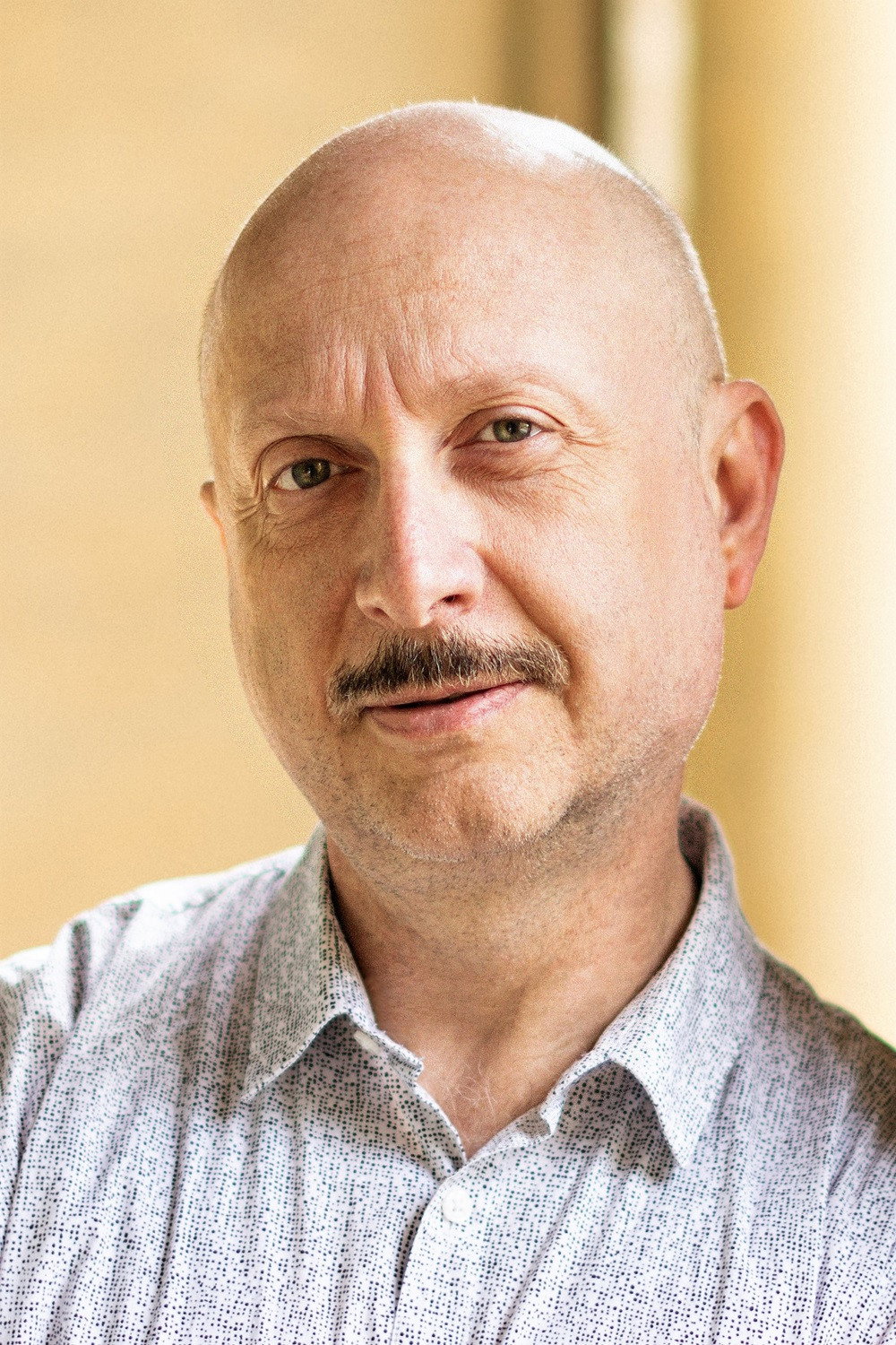Vladislav Grakovskiy as Ivan in The Night Father Christmas Died