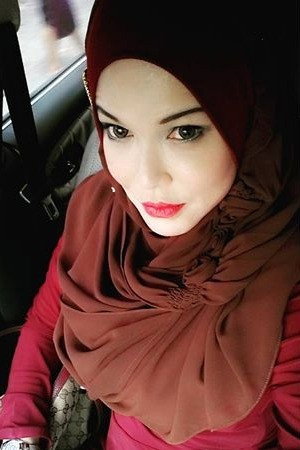 Farisya Irwayu as Hajah Zauyah in Duda Pujaan Dara