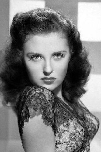Beverly Tyler as Mary Reeves in The Fireball