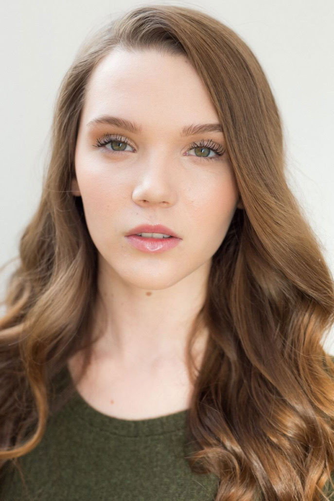 Paris Warner as Anna in The Next Door