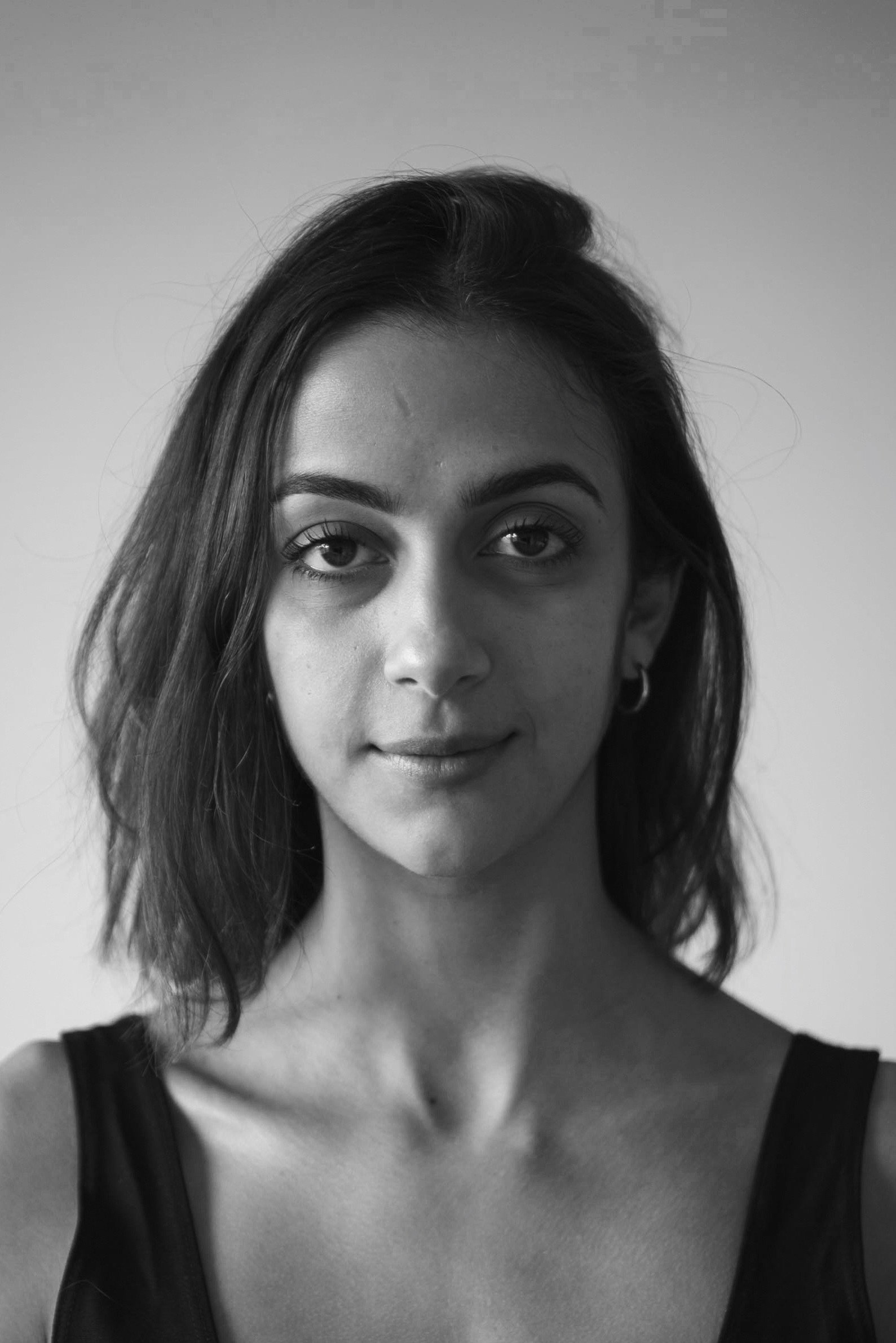 Nour Belkhiria as Ismène in Antigone