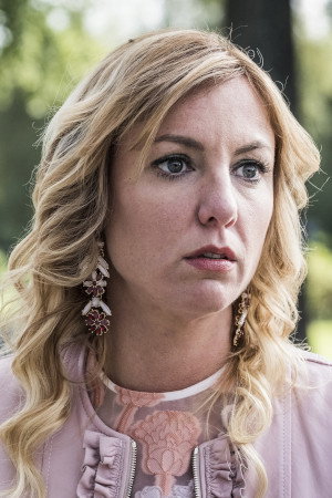 Joke De Bruyn as Cara in De 5e boog