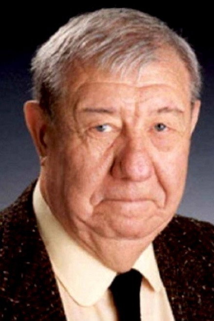 Farkas Antal as Marcipán in Pityke