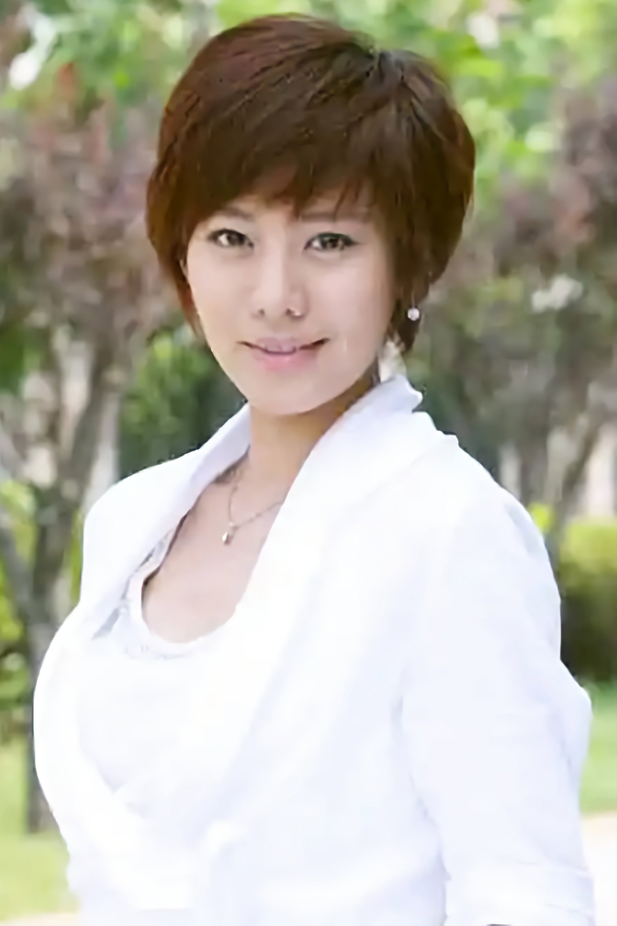 Jiang Hua as 景飒 in Boy & Girl