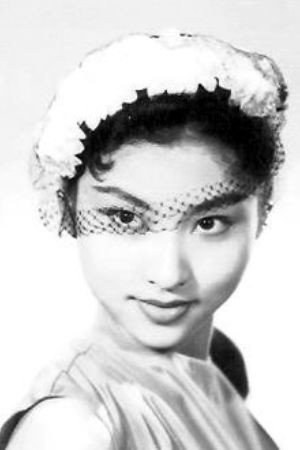 Pai Hung as Fong Sai-Yuk's mother in The Prodigal Boxer