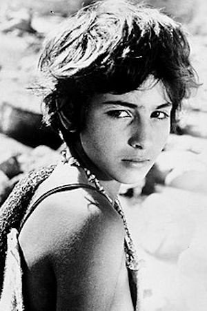 Κλεοπάτρα Ρώτα as Chloe in Young Aphrodites