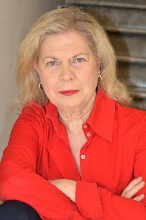 Lucia Batassa as Nilde in La Fuga