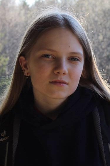 Elbe Reiter as Tiiu in The Fencer