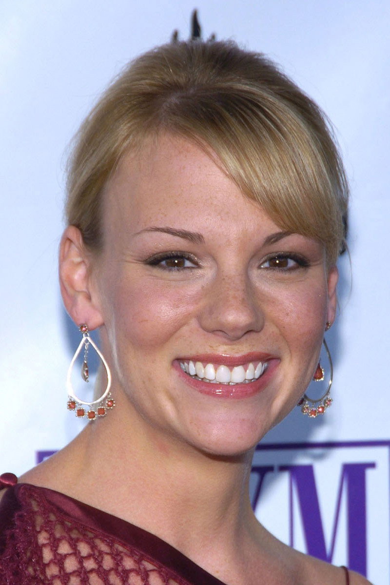 Rachael Huntley as Suzy Coleman in Mr. & Mrs. Smith