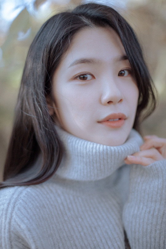 Yoon So-mi as Sung Woojoo (19-year-old) in Woojoo's Christmas