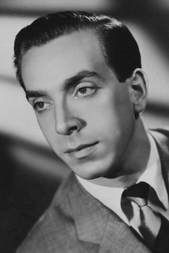 Paulo Celestino as Henrique in O Cortiço