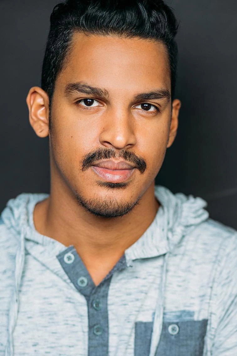 Rique Castilloveitia as John in The Memo