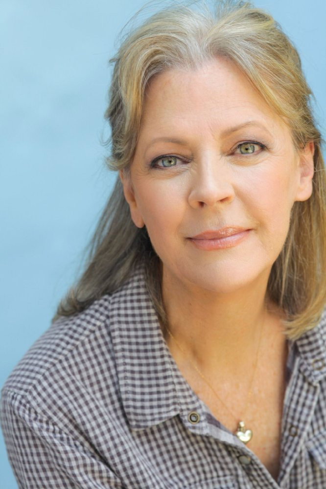 Roslyn Gentle as Sarah in Unborn