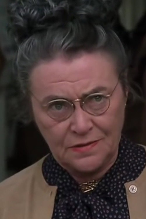 Ruth Springford as Mama Malone in 5 Card Stud