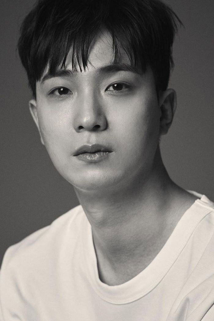 권다함 as Ahn Yong-jae in A Killer Paradox