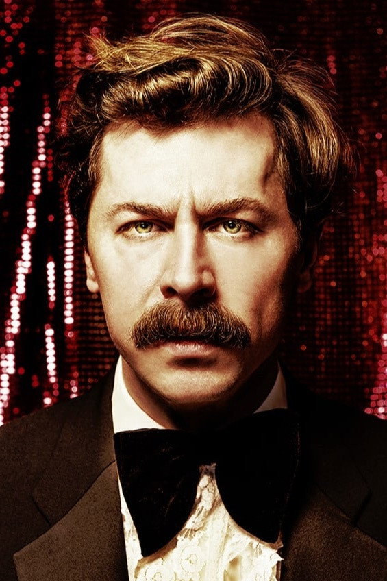 Mike Wozniak as Mr Procter in Dexter Procter