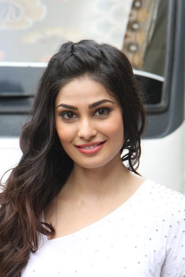 Puja Gupta as Pooja in F.A.L.T.U.