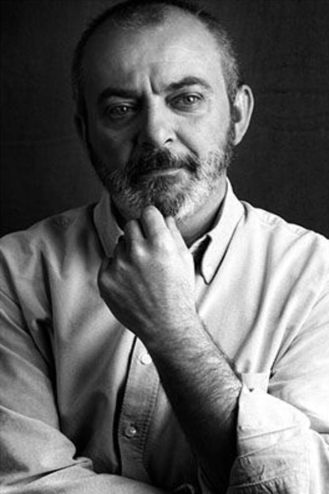 Javier Lago as Voz teléfono in How to Vanish Completely