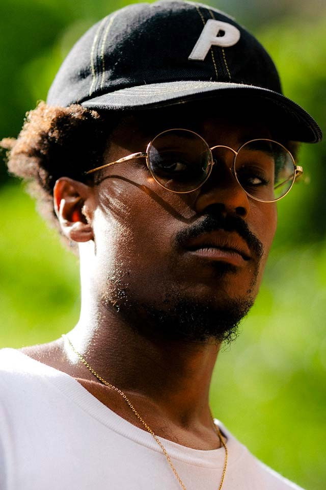 Jahmir Brown as self in Paris De Noche