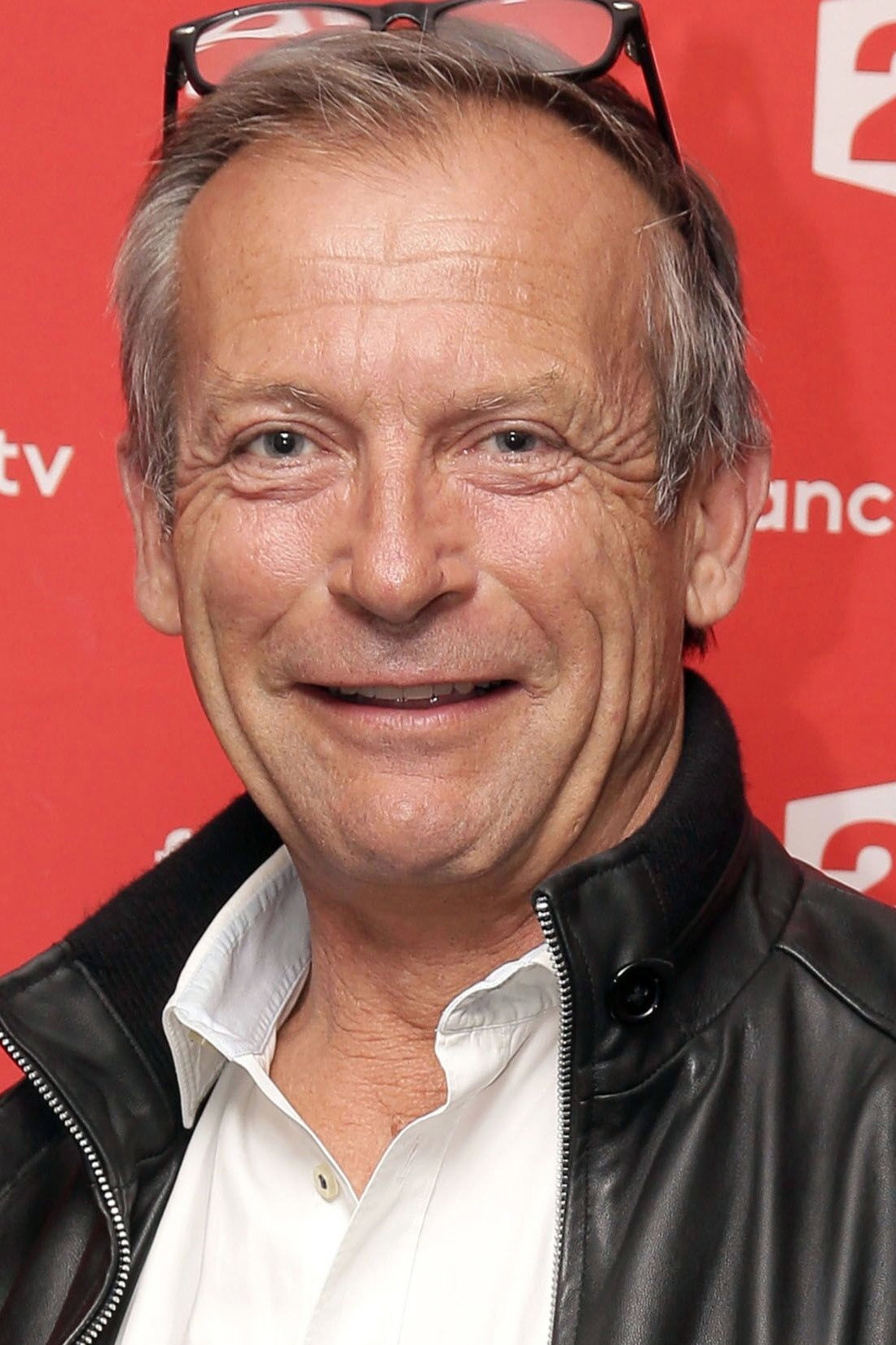 Laurent Bignolas as Self - Host in Télématin
