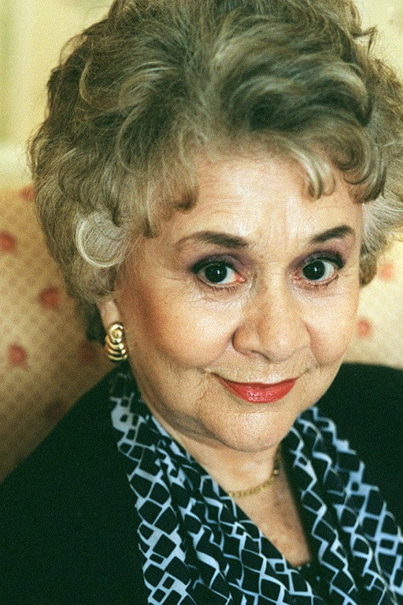 Joan Plowright as Aunt Lucinda Spiderwick in The Spiderwick Chronicles