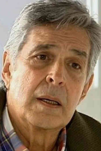 Manuel Busquets as Kianu in Si saben cómo me pongo ¿Pa' qué me invitan?