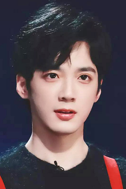 Zhou Zhao Yuan as Chen Mo in Heartbeating Memorial