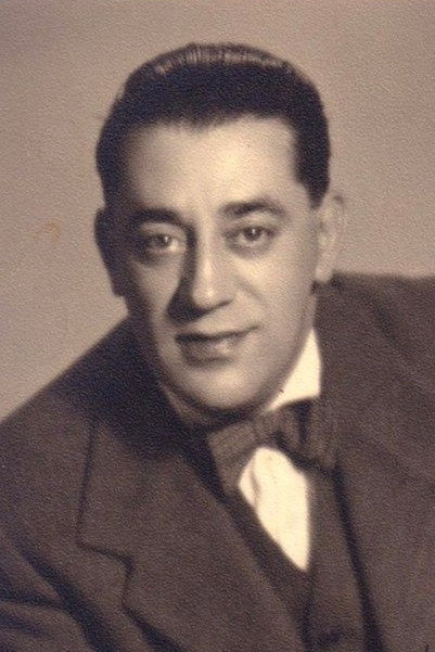 Rafael López Somoza as Ceferino in ¿Qué hacemos con los hijos?