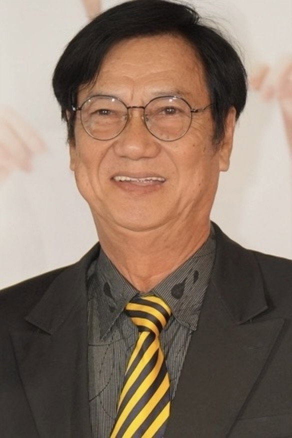 Mai Huỳnh as Bạch Gia Thịnh in Bạch gia sum vầy