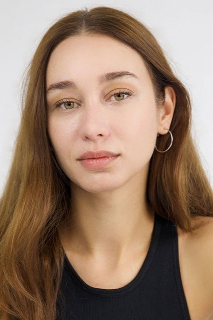 Ergül Miray Şahin as Yasemin in Gamsız Hayat