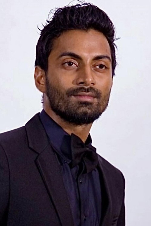 Mohamed Jumayyil as Farish in Paree - Chapter 2