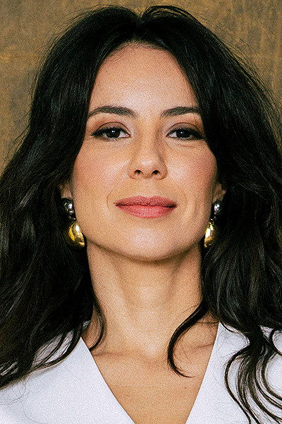 Andréia Horta as Celeste Cristina in A Teia