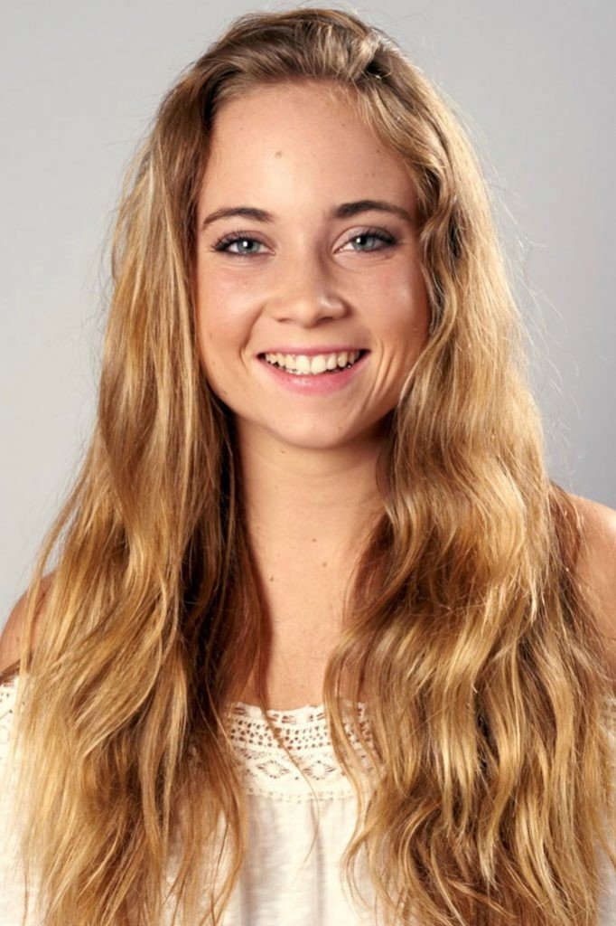 Noemí Hopper as Sabrina in 4Ever