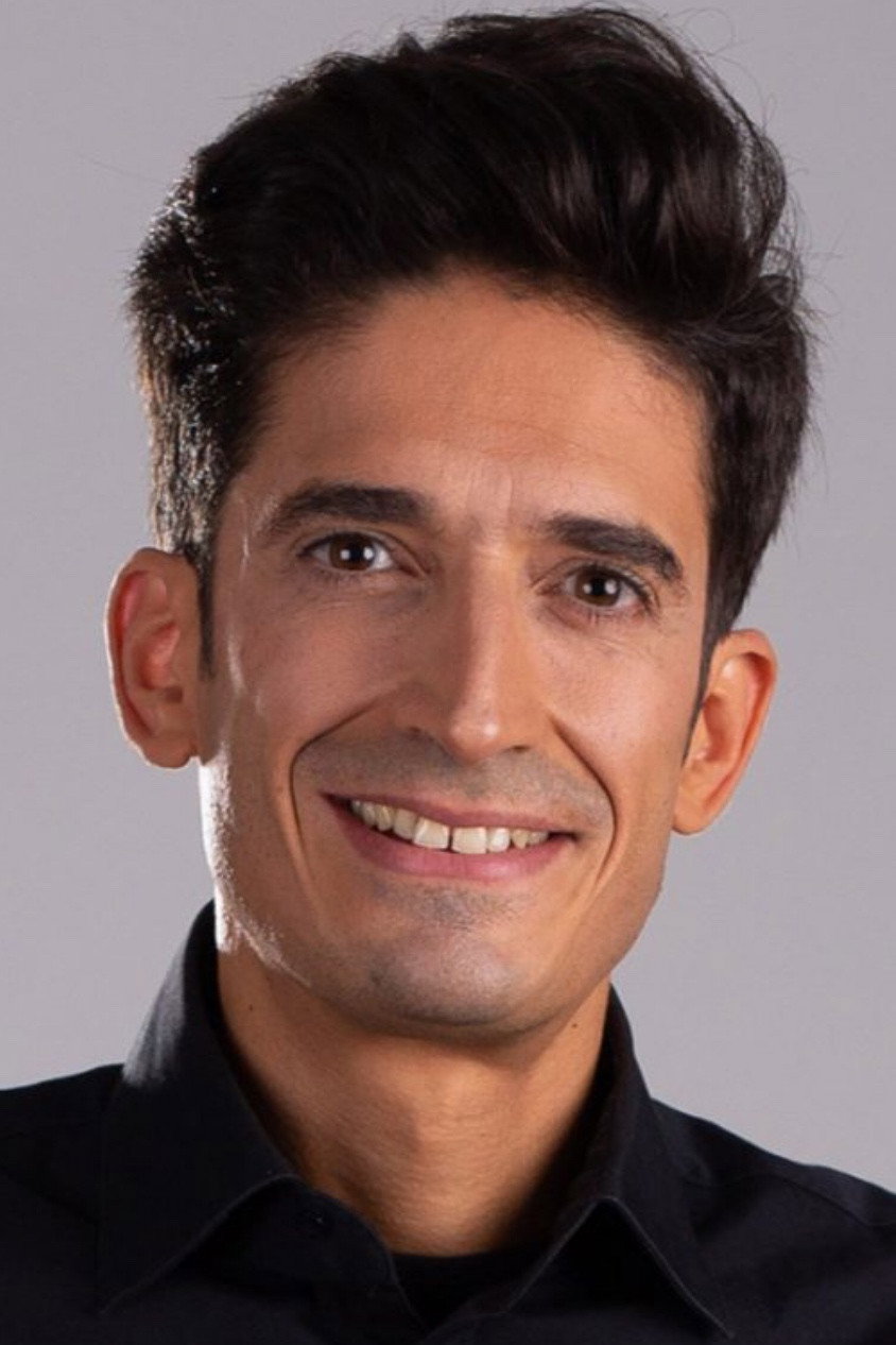 João Delgado Lourenço as Marido in Esta Mensagem é Para Ti