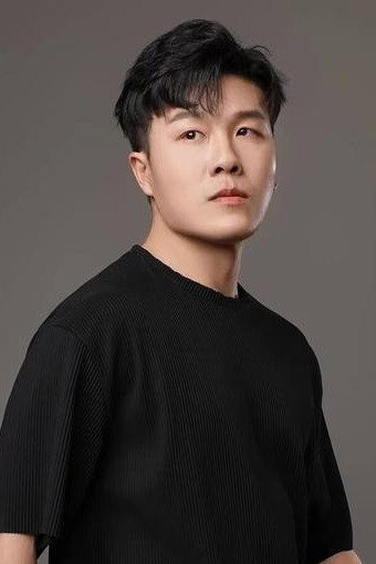 曹震麟 as Deng Zhongxia in Pathfinders