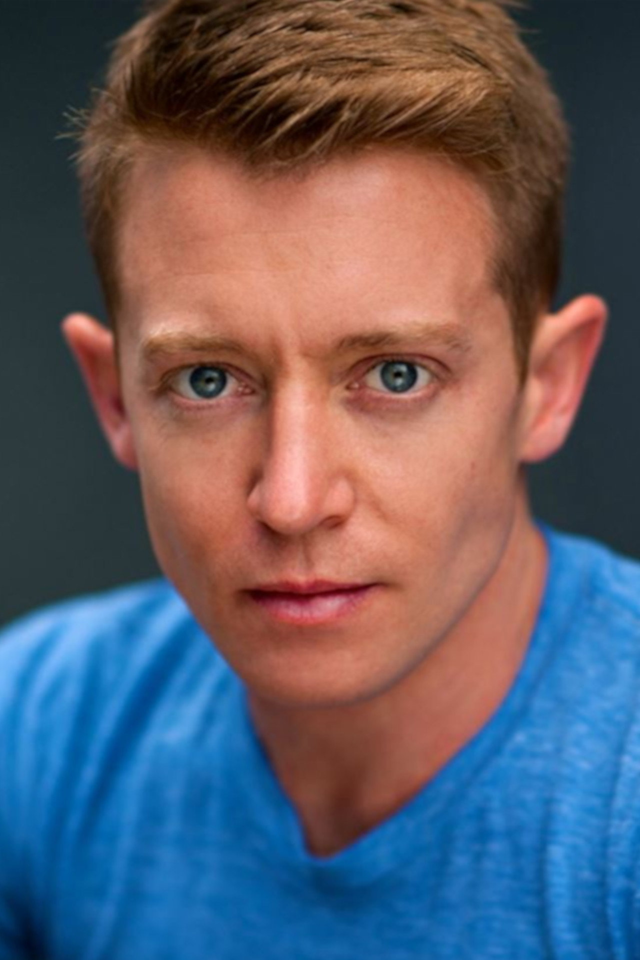 André de Vanny as Zach in Under a Red Moon