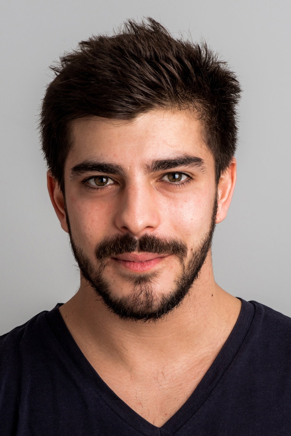 Adrián Lamana as Julio in Ali