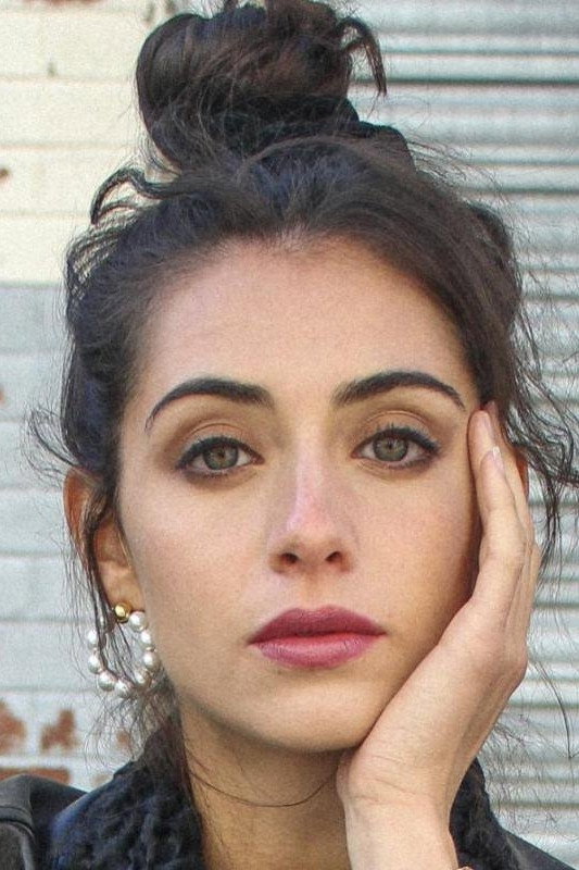 Rébecca Benhamour as La masseuse de Chris in See The Sea