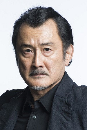 吉田鋼太郎 as 八角民夫 in 七つの会議