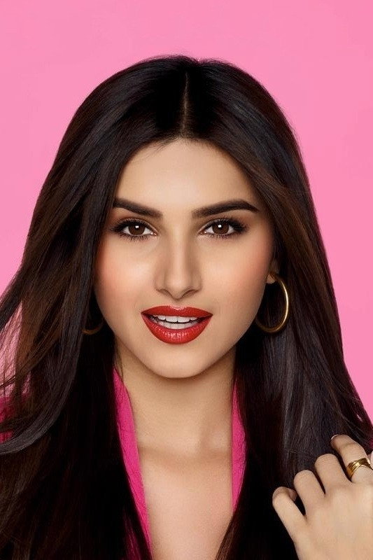 Tara Sutaria as Mridula "Mia" Chawla in Student of the Year 2