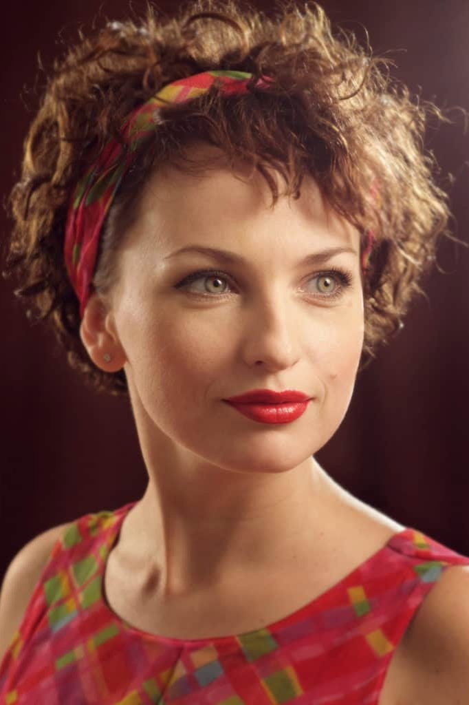 Viktoriia Bulitko as Julia in Гречанка