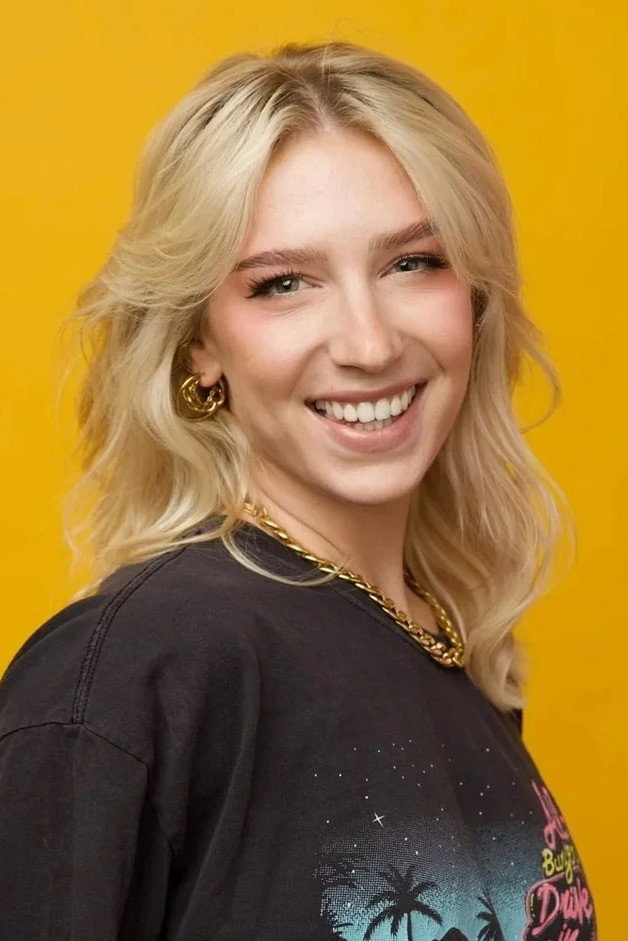 Courtney Miller as Self in Smosh Summer Games