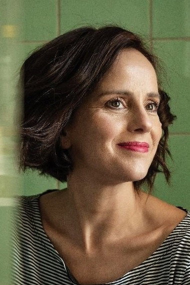 Inés Bortagaray as Elsa in Window Boy Would Also Like to Have a Submarine