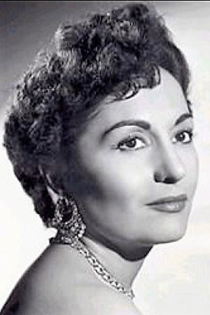 Ofelia Guilmáin as Luz in El manantial del milagro