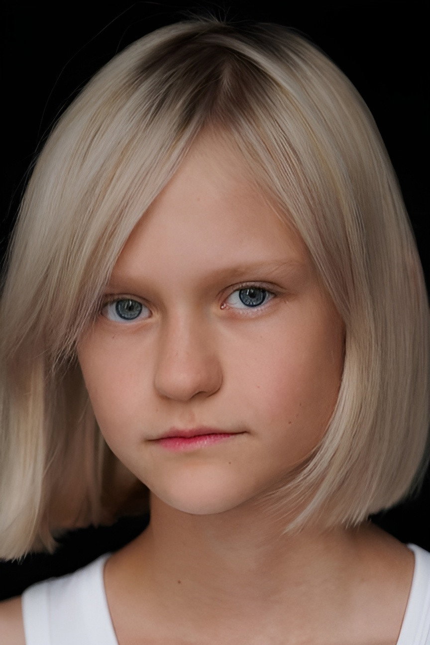 Слава Киселева as Alka in Lost in the North